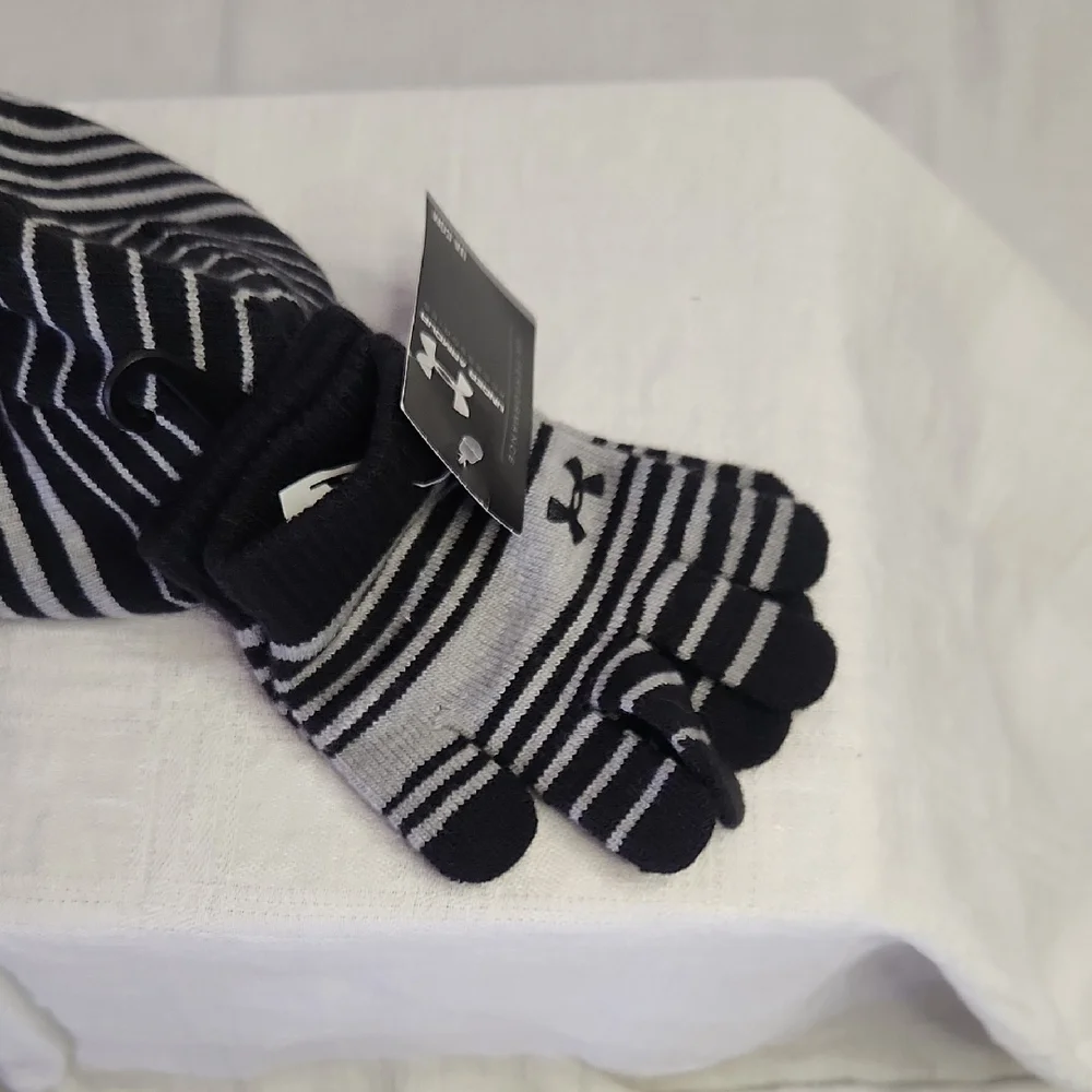 NWT Under Armour  Reversible Black and Gray Striped Beanie - Picture 7 of 8